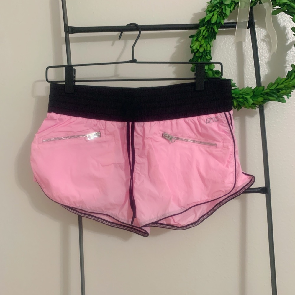 🌿 lorna jane active shorts
